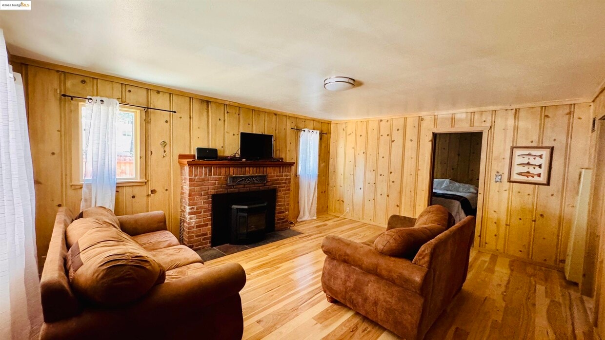 Foto principal - 8368 Rainbow Ave