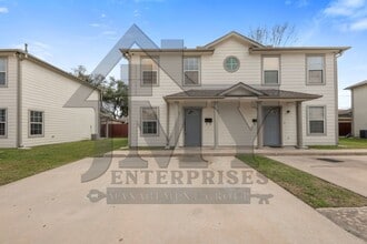 Building Photo - 815 Cravens St