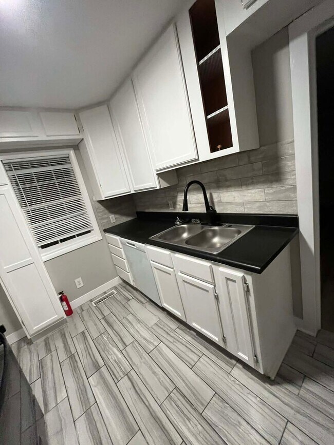 Foto del edificio - Welcome to Your Next Home with Harvest Management