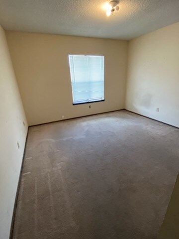 Building Photo - 100 New Orleans Dr