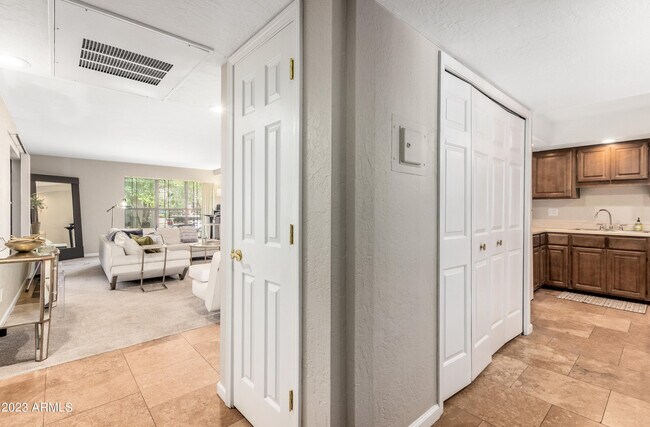 Foto del edificio - 5122 N 31st Way