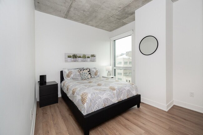 Building Photo - 1475 Rue St-Hubert