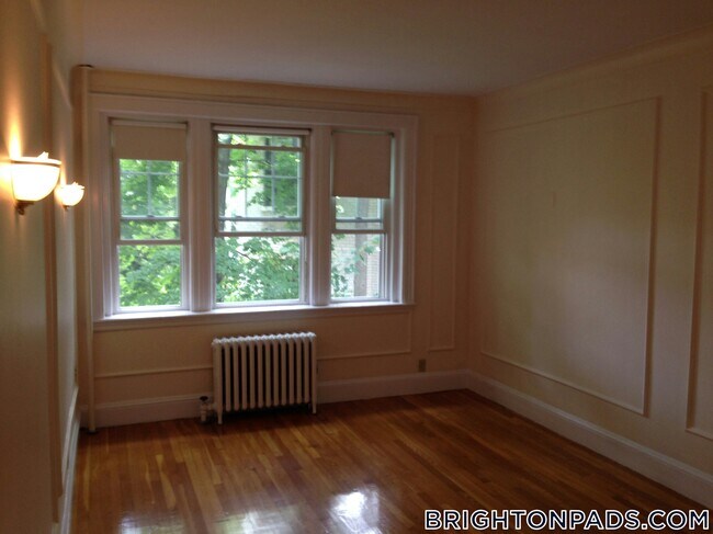 Building Photo - 100 Kilsyth Rd