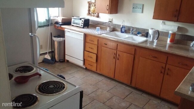 Building Photo - 2 br, 1 bath Apartment - 124 S 11th