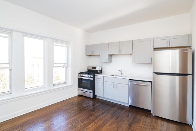 Foto del edificio - 6577 N Lakewood Ave