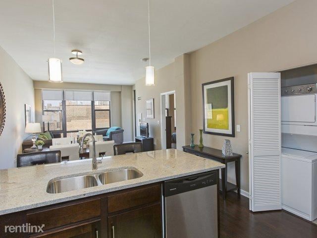 Building Photo - 2 br, 1 bath Condo - 2222 S Michigan St