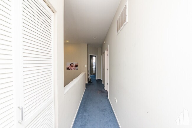 Foto del edificio - 324 N Jefferson St