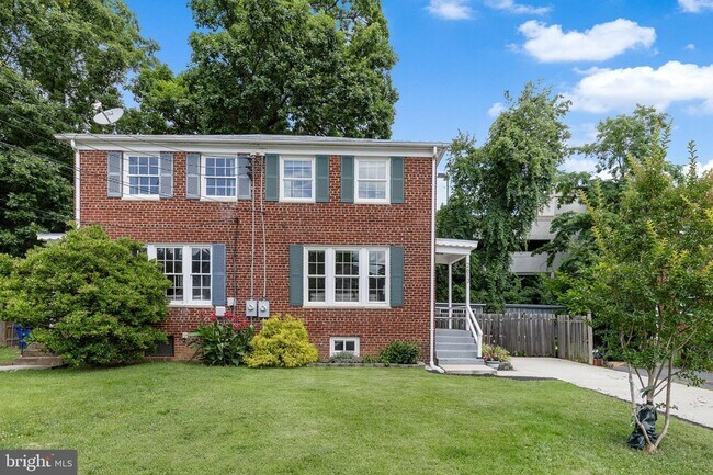 Foto del edificio - 2613 S Troy St