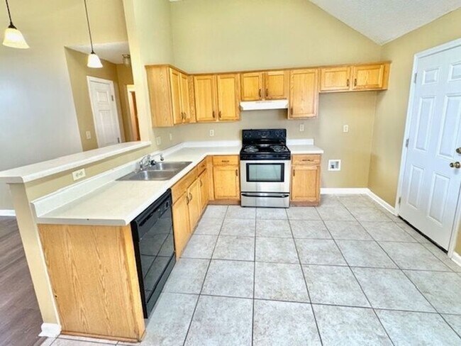 Building Photo - Southeast Memphis Home 3 bedroom 2 Bath In...