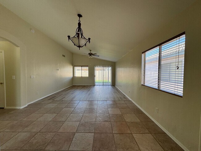 Foto del edificio - Beautiful Modern 3Bdm 2Ba Home, Great Location,Must See!