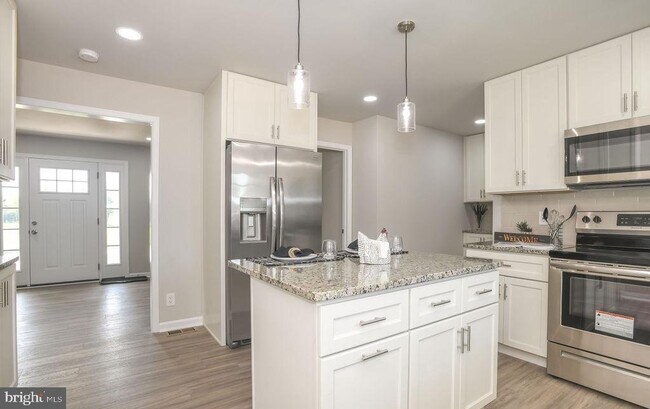 Foto del edificio - 4411 Summit Bridge Rd