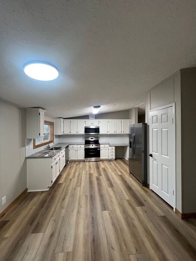 Foto del edificio - Peaceful Country Living on 1.4 Acres Beautifully Remodeled 3 Bed / 2 Bath Home on Ficklin Road