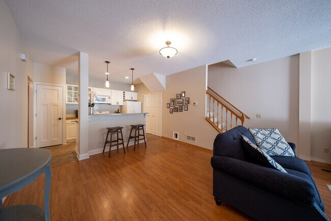 Building Photo - 2657 Mallard Dr