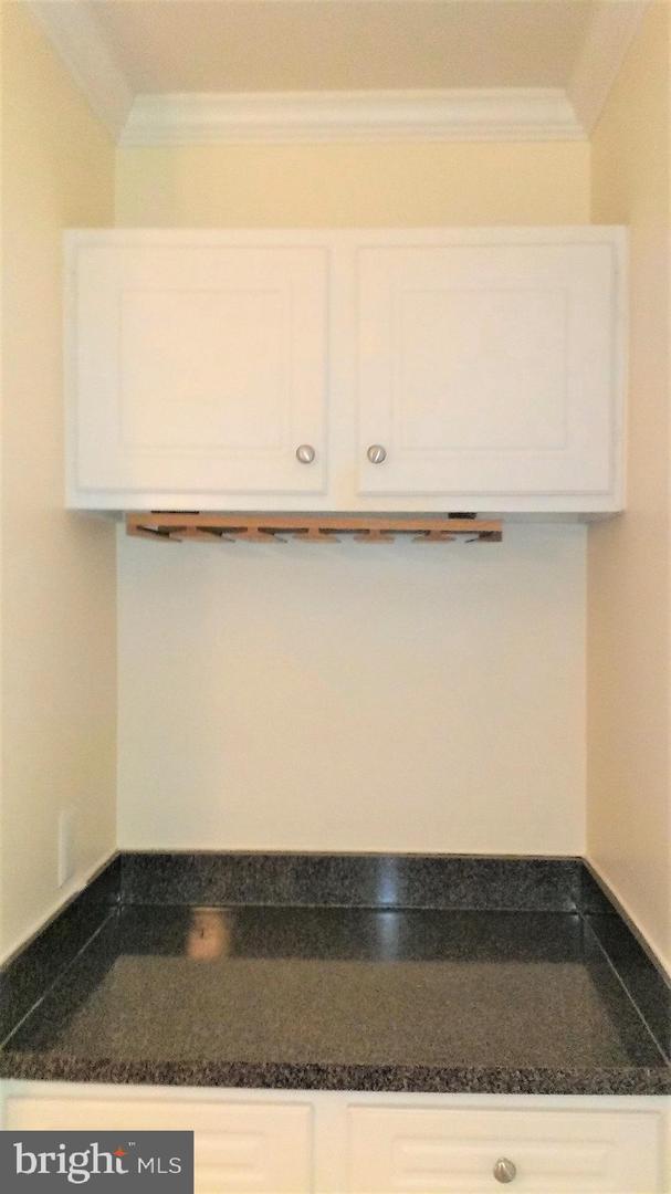 Foto del edificio - 8203 Whispering Oaks Way