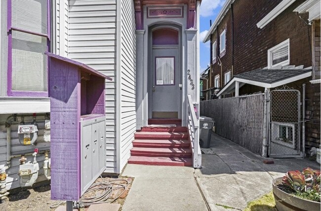 Building Photo - 2433 Buena Vista Ave