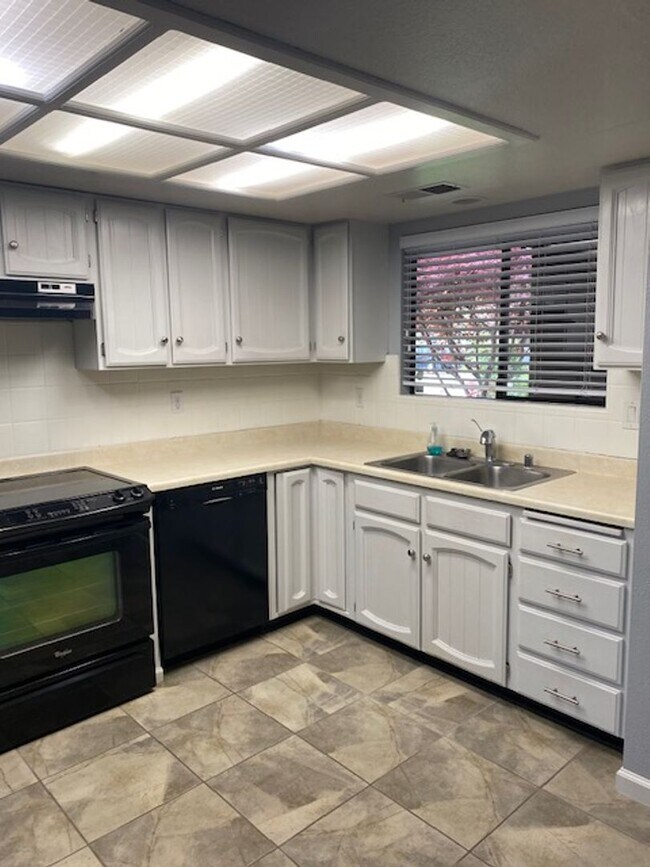Building Photo - Looking For a Nice Home w/ a Pool for the ...