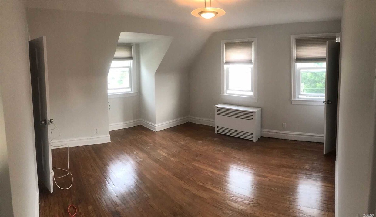 Primary Photo - 30 Emerson Pl