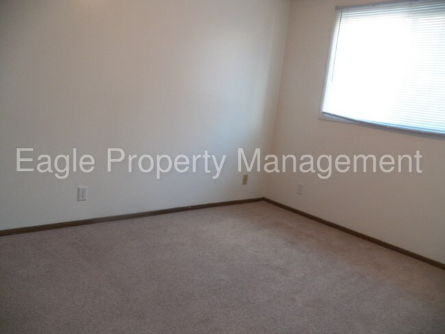 Foto del edificio - NE 2 bedroom, Appliances, Central Air!
