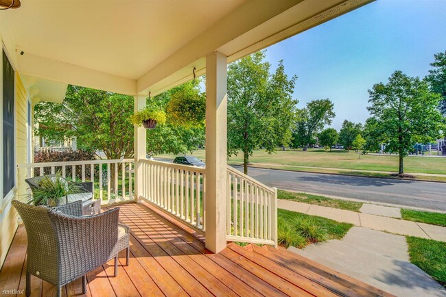 Building Photo - 4 br, 3 bath House - 14212 Garden Way N