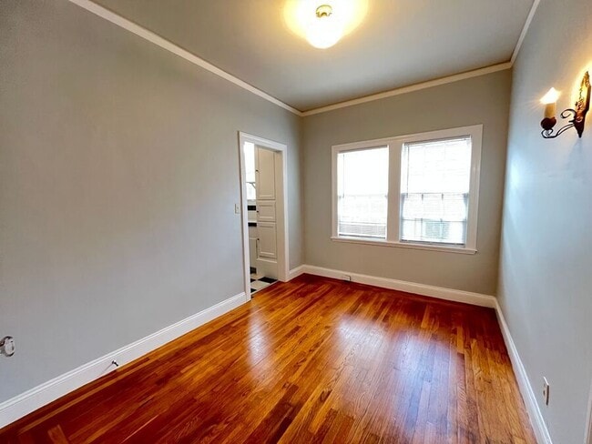 Foto del edificio - 6050 Monroe Ave