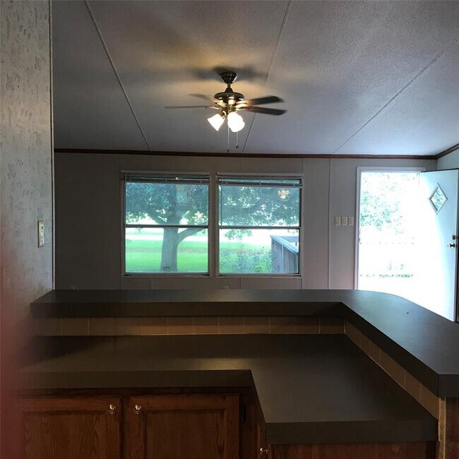 Building Photo - 26214 Country Hollow