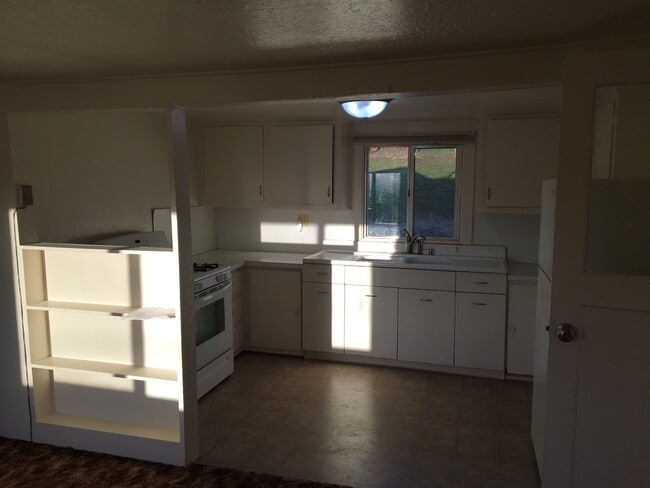 Building Photo - Glendale