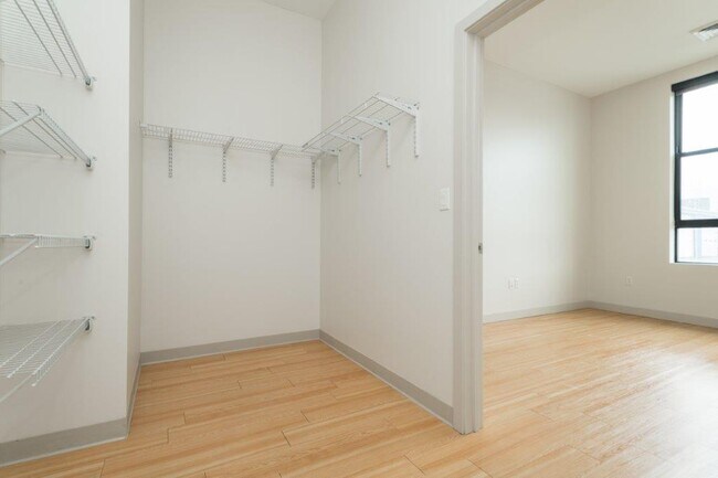 Foto del edificio - 320 D St