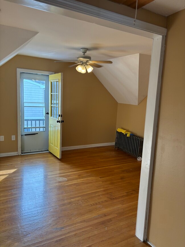 Building Photo - 246 Shaw St