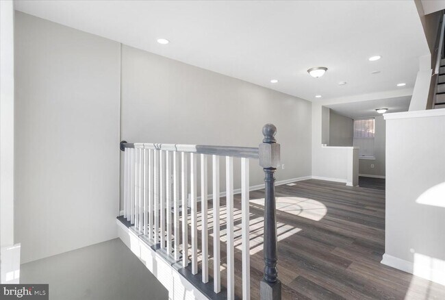 Building Photo - 1512 E Lafayette Ave