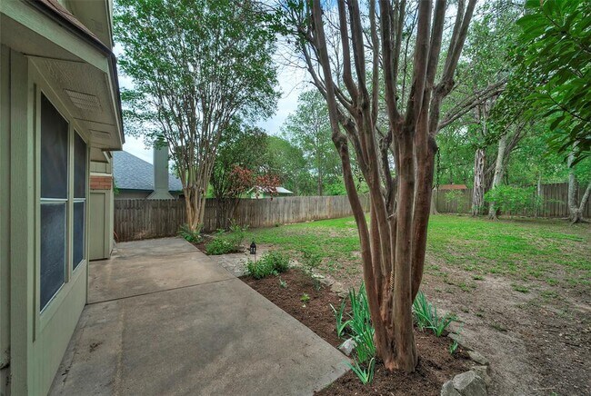 Building Photo - 1319 Strickland Dr