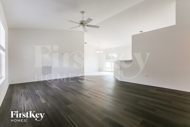 Foto del edificio - 11092 Vanessa Ave