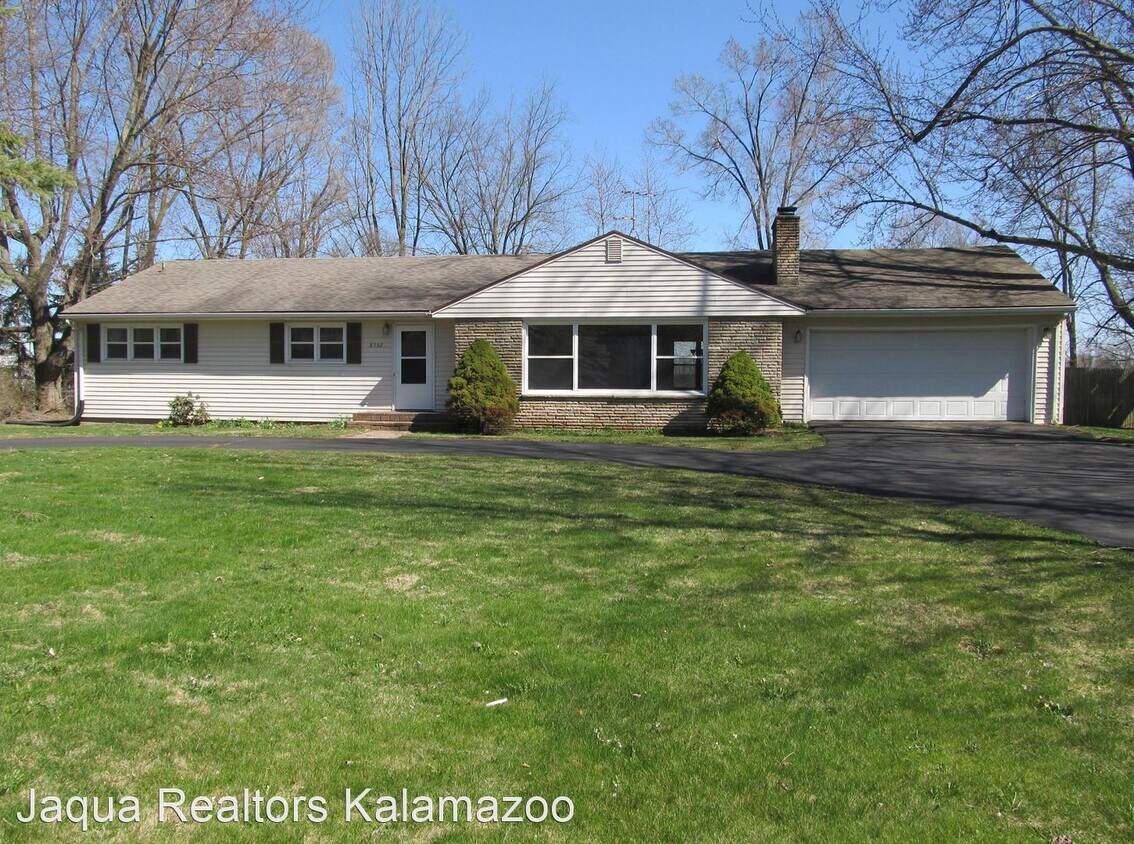 Primary Photo - 3 br, 1.5 bath House - 8532 Gull Road