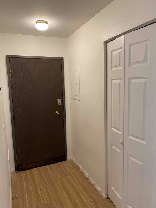 Building Photo - 4640 Reka Dr
