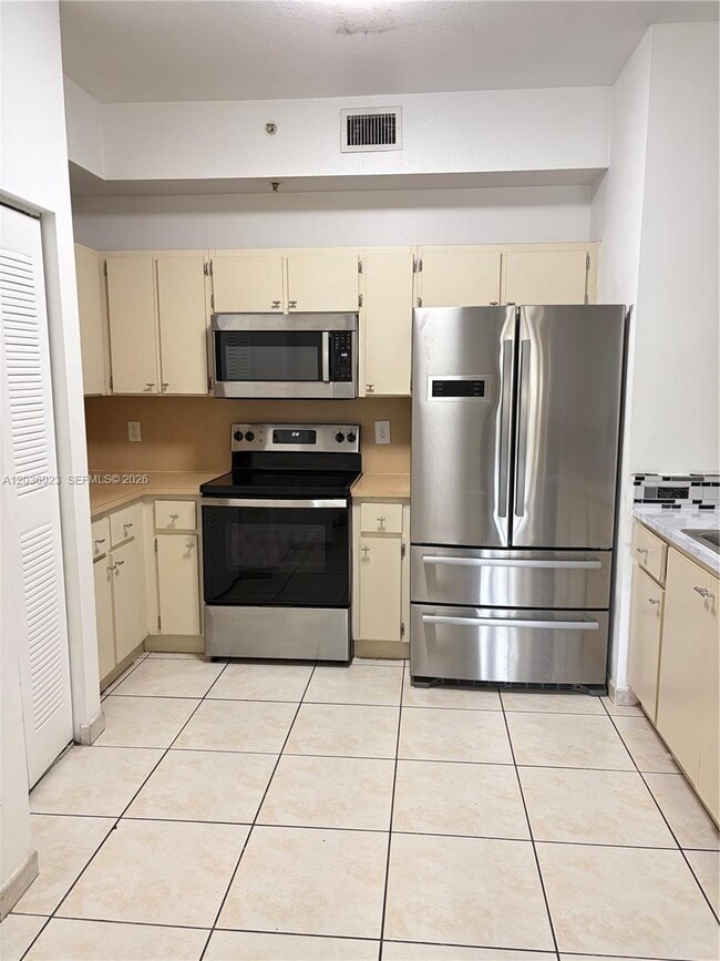 Building Photo - 7360 NW 114th Ave