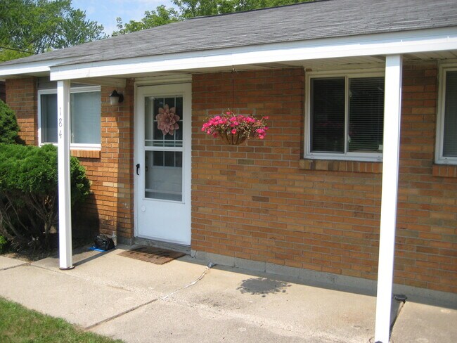 Foto del edificio - 180 W Lake Lansing Rd