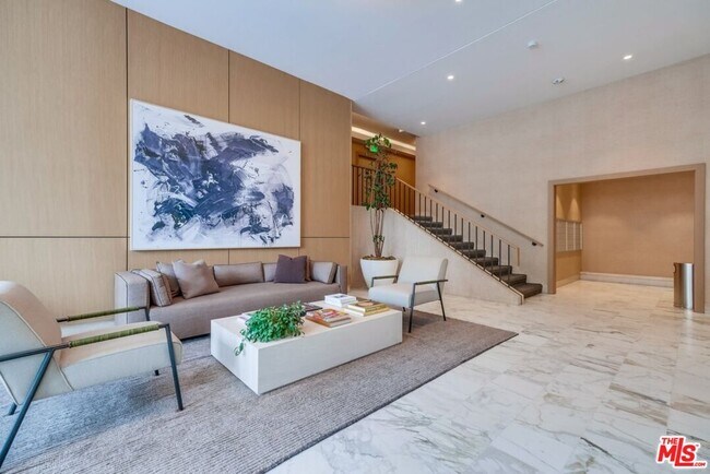 Building Photo - 999 N Doheny Dr