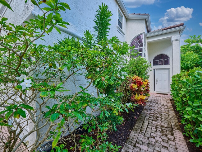 Building Photo - 2067 Cezanne Rd