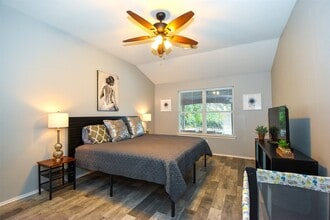 Building Photo - 11007 Shumard Oak Ct