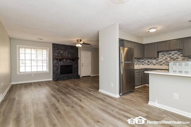 Foto del edificio - Renovated East Memphis Home MOVE IN READY!