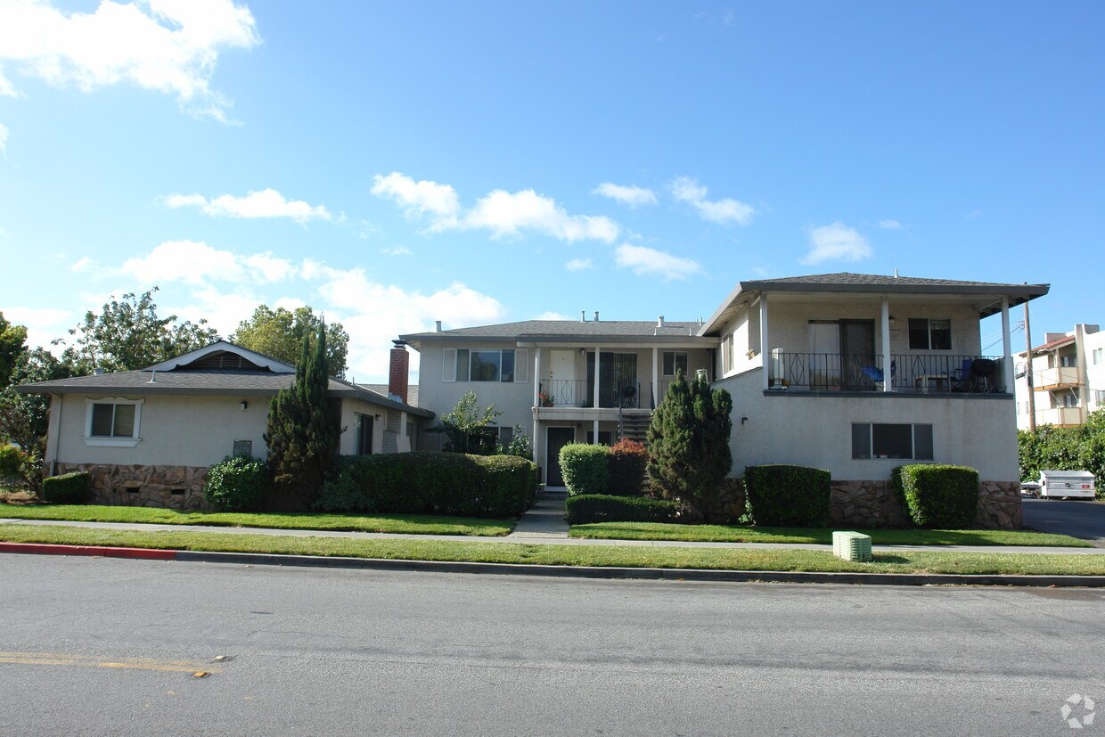 Building Photo - 1301 Castlemont Ave