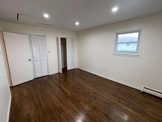 Building Photo - 124 Nassau Ln