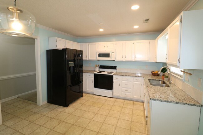 Photo - 899 Woodland Trace Dr House