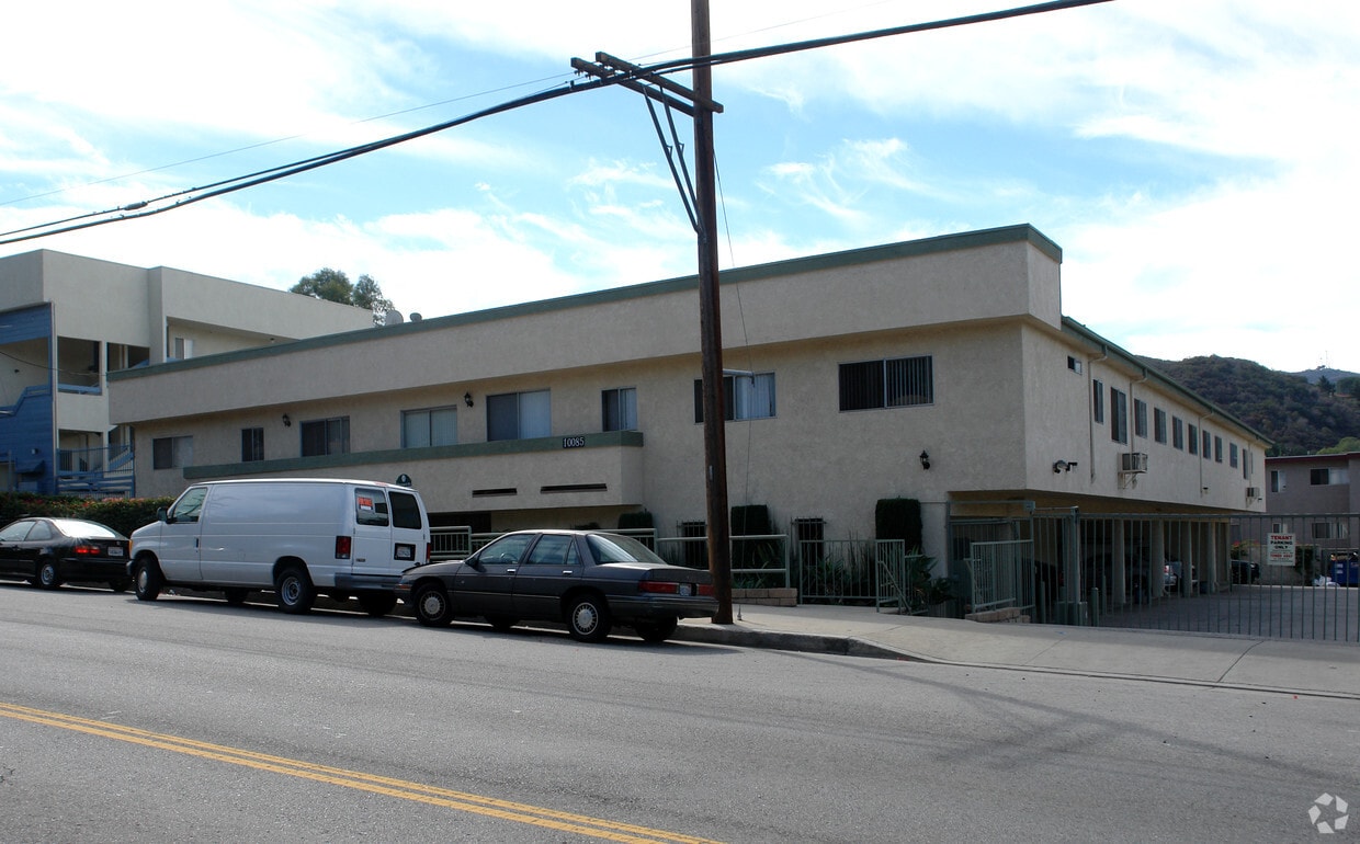 10085 Tujunga Canyon Blvd Apts 10085 Tujunga Canyon Blvd Tujunga, CA