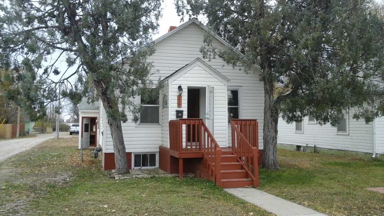 Primary Photo - 319 W 15th Ave