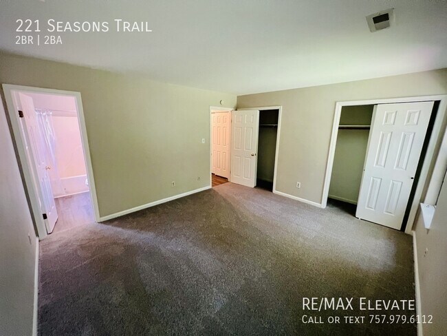 Foto del edificio - 221 Seasons Trail