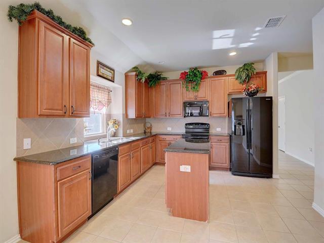 Foto del edificio - 9824 Mcfarring Dr