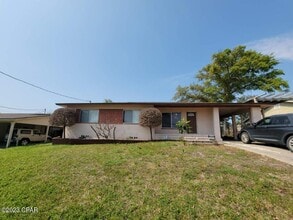 Building Photo - 209 Harris Ave