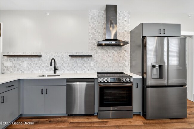 Foto del edificio - 1529 W Market St