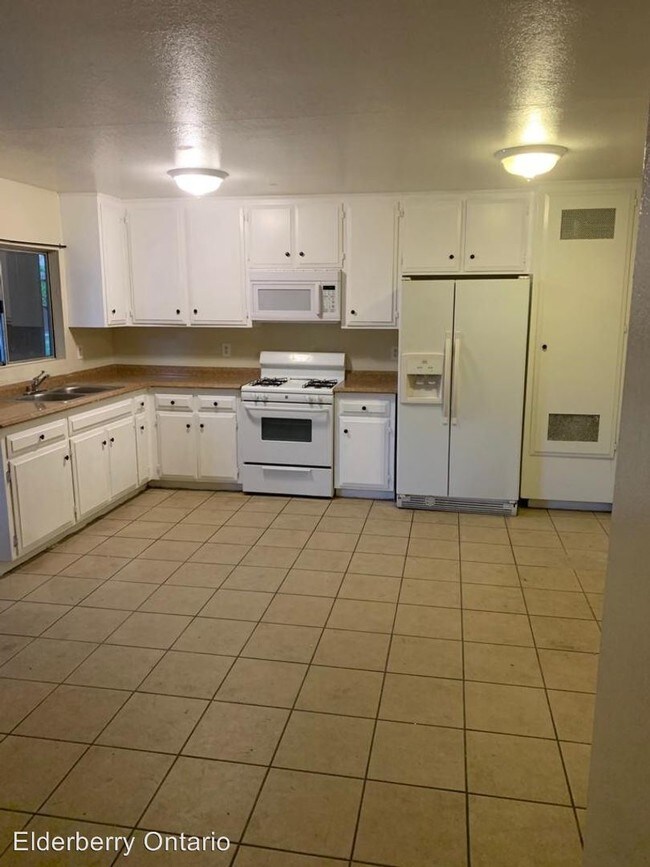 Foto del edificio - 251 N Elderberry Ave
