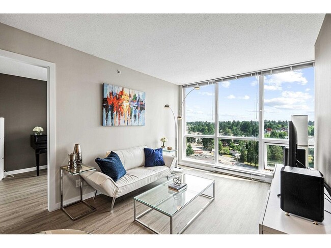 Building Photo - 13618 100 Av